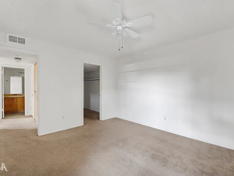Verde Point Apartments — Photo 32