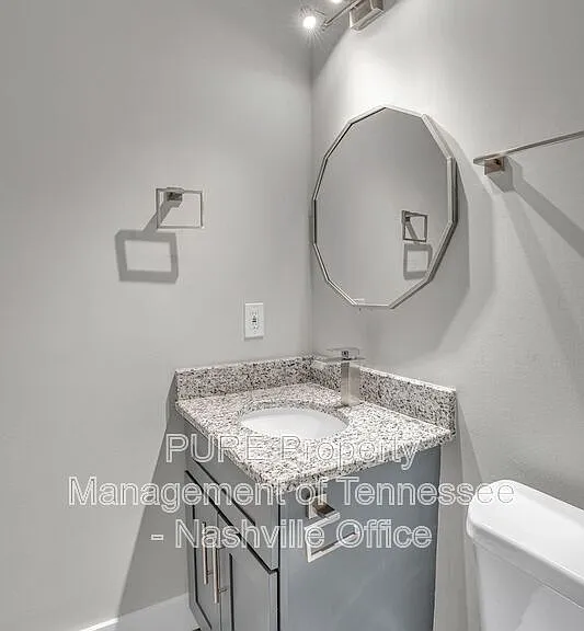 3212A Lincoln Ave — Photo 6