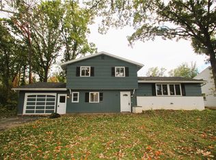 137 Ridgelea Ct, Rochester, NY 14615