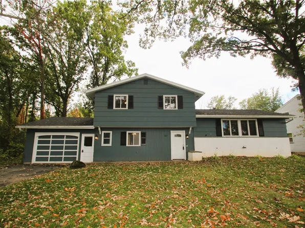 137 Ridgelea Ct, Rochester, NY 14615
