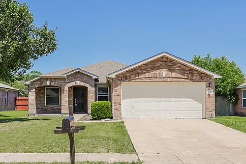 126 Stanford Dr Photo 1