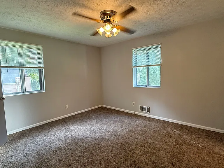4101 Springlake Cir — Photo 4
