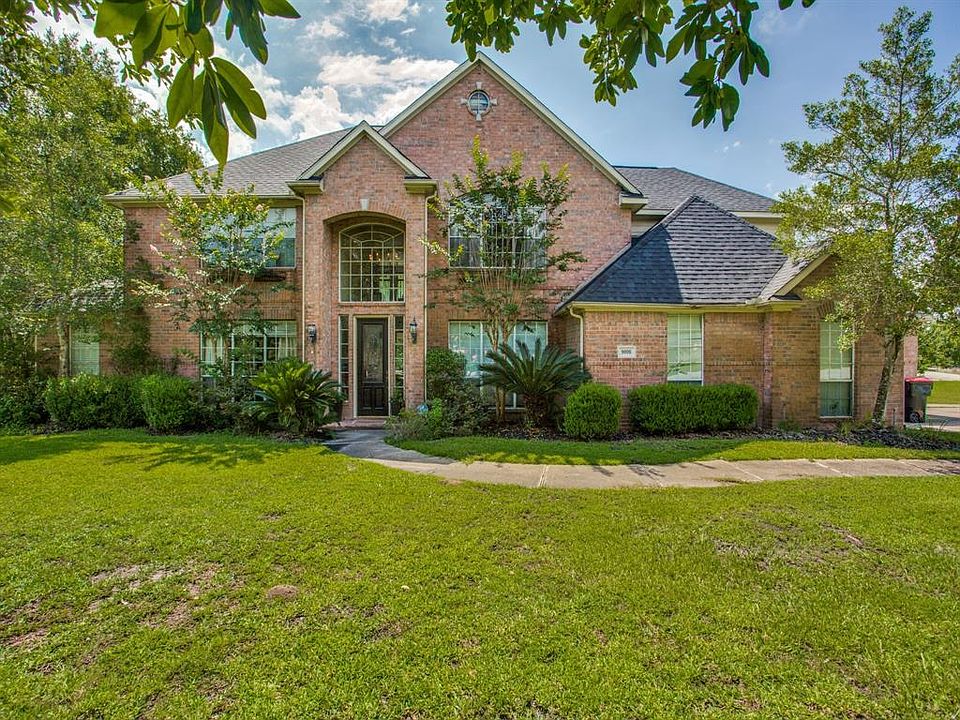2nd image of 9006 Royal Crest Ln