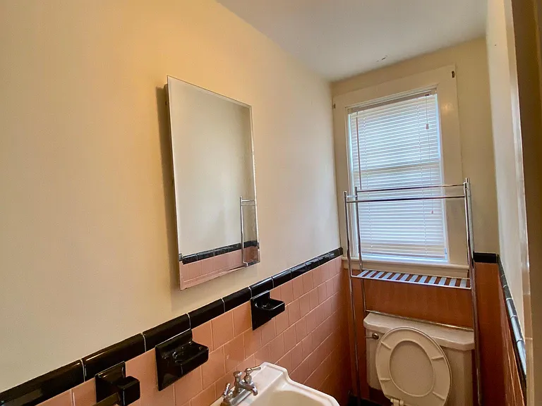 62 Washington St — Photo 10