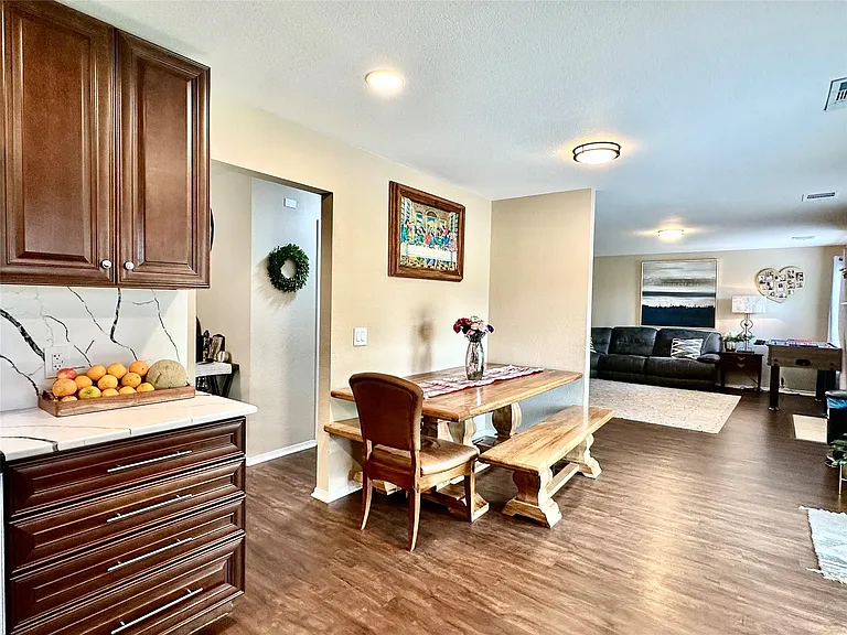 817 Tapestry Cv — Photo 10