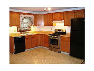 5th image of 318 Walker St