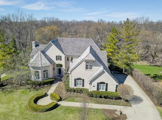 308 Camelot Ln, Libertyville, IL
