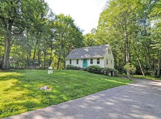 28 Colonial Rd, Sutton, MA 01590