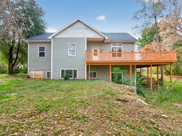 6300 Gillis Dr, Jackson, MI 49201