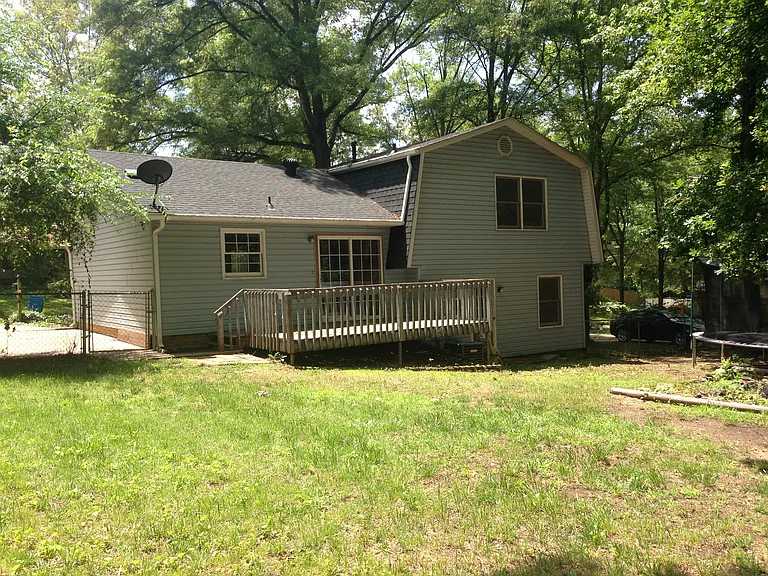 116 Yorktowne St — Photo 22