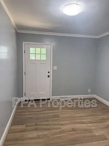 2404 Francis St Photo 1