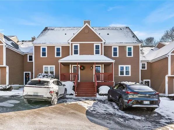 604 Brookhaven Ln, Woonsocket, RI 02895