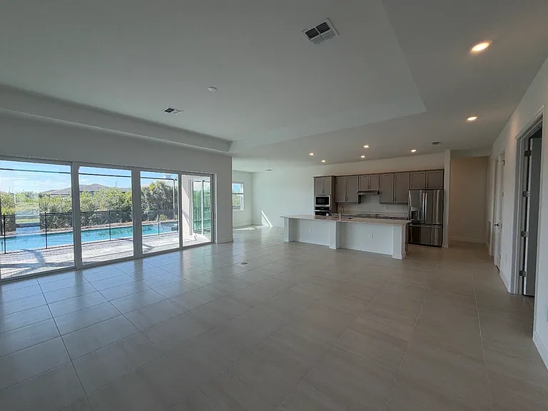 7760 Lakes Edge Ln — Photo 4