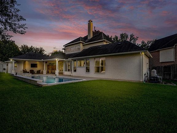 3rd image of 1203 Crescent Cove Ct