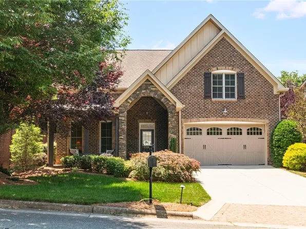 1303 Westridge Forest Ct, Greensboro, NC 27410