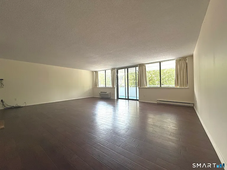 1460 Elm St #132 — Photo 4