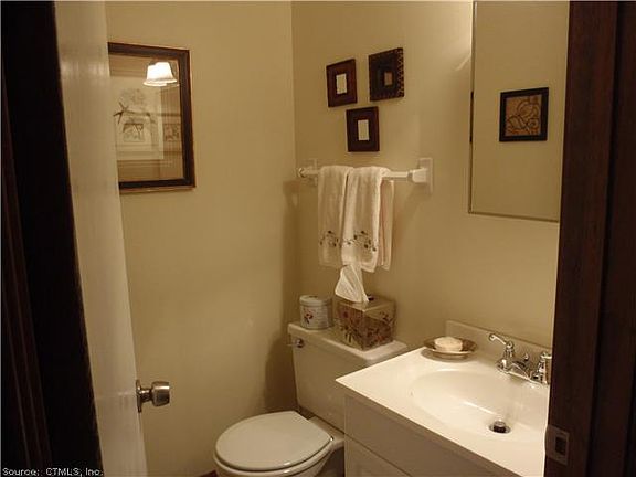 4th image of 106 Summer Hill Dr