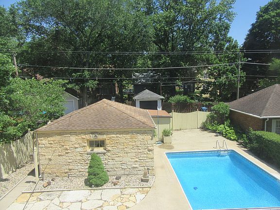 3rd image of 1084 S Wildwood Ave