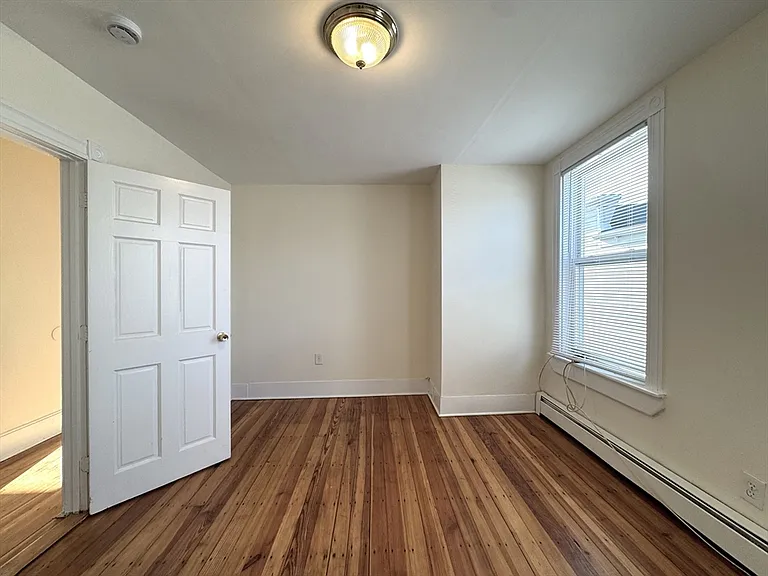 405 Ferry St #3 — Photo 6