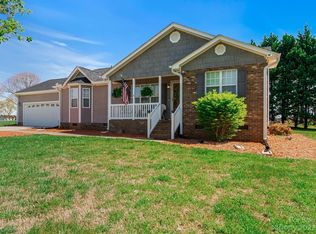 107 Foy Ln, Statesville, NC 28625