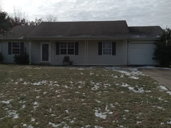 910 Linda Dr, Oak Grove, KY 42262
