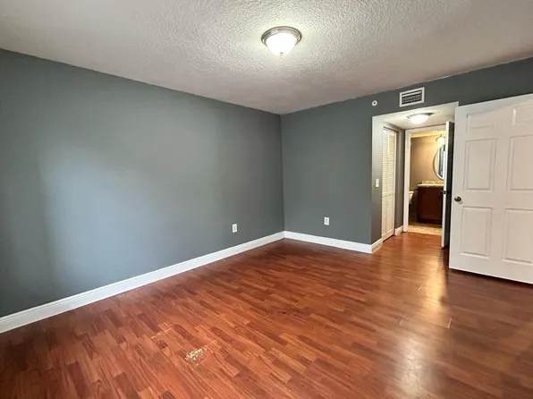 4041 San Marino Boulevard #105, West Palm Beach, FL 33409