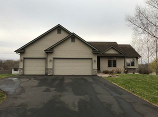 28526 Lakeside Trl, Lindstrom, MN 55045