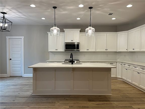5th image of 268 Lee Road 113