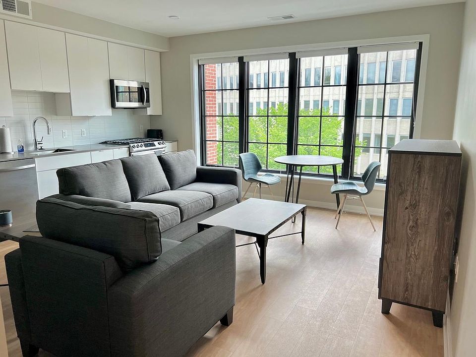 Living Room/Kitchen