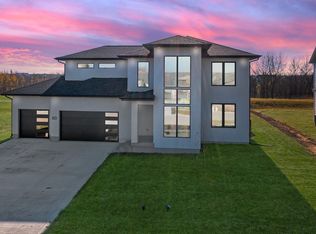 80 NW Alderleaf Dr, Waukee, IA 50263
