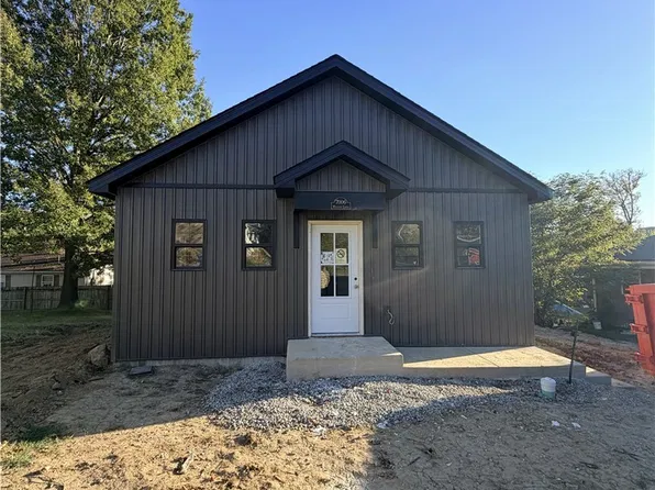 7006 Wilson Lane, Sellersburg, IN 47172