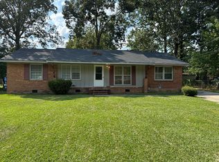 3211 Brinkley Dr, Spring Lake, NC 28390