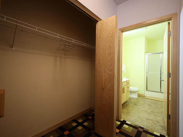 525 E Main St — Photo 105