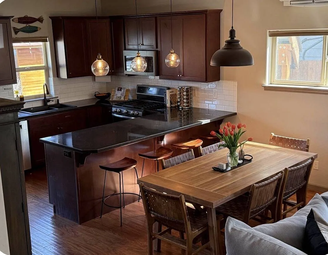 3 bed, 2.5 bath, 1700 sqft, $2,700 — Photo 1
