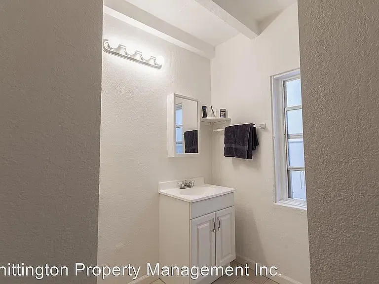 Studio, 320 sqft, $2,100 — Photo 3