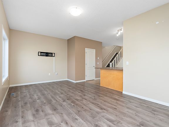 2nd image of 104 W Haven Dr