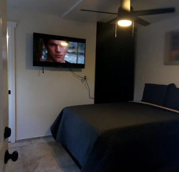 3716 Robinson Pl — Photo 32