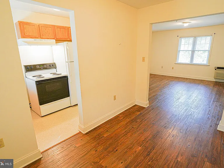 800 Travers St #5 — Photo 25