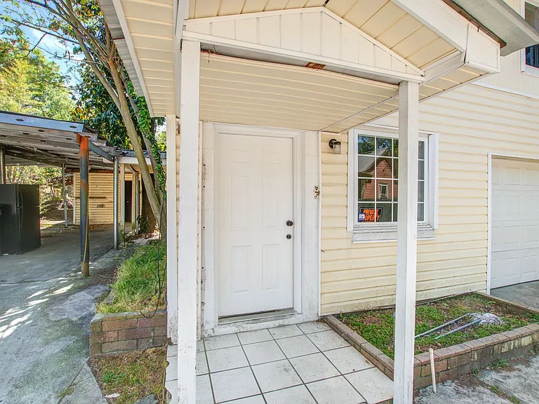 2418 1/2 Laurel St — Photo 7