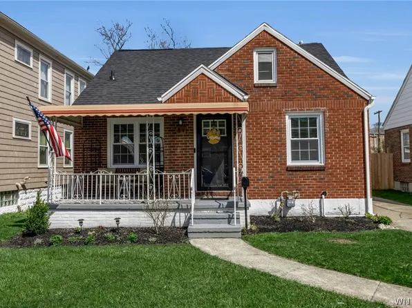 89 Concord Pl, Buffalo, NY 14215