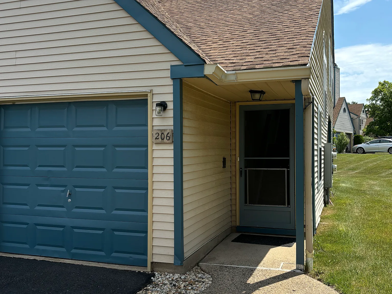 2 bed, 1240 sqft, $2,175 — Photo 2