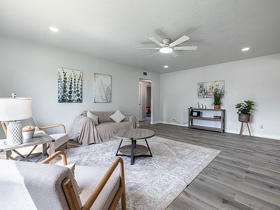 5th image of 2325 E Hampton Way