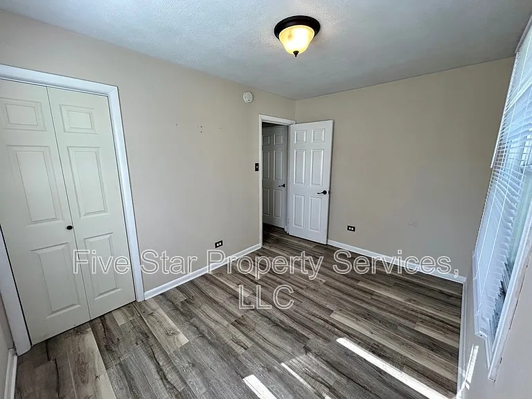 12 Douglas Ct — Photo 6