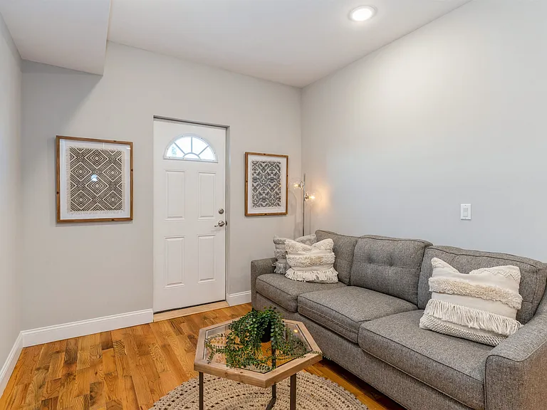 725 Sip St #404 — Photo 7