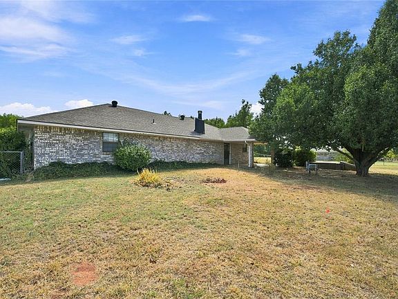 4th image of 20301 SE 37th St