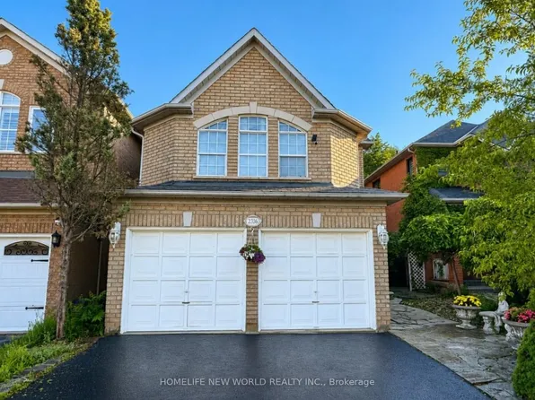 2326 Yorktown Cir, Mississauga, ON L5M 5Y2