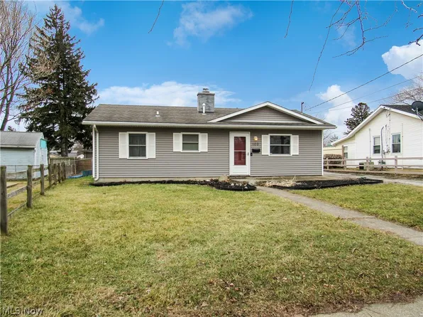 100 Winfield Ct, Bellevue, OH 44811