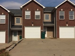 151 Darby Woods Ct, Radcliff, KY 40160