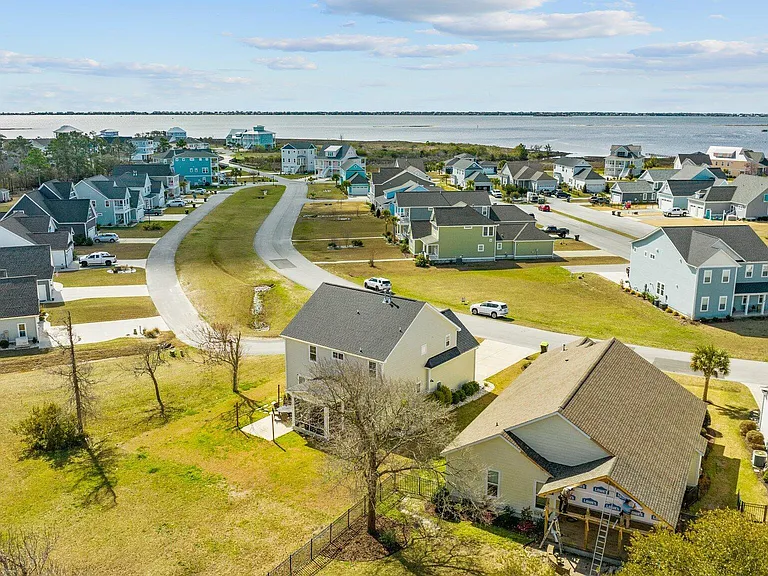 113 Bogue Harbor Ct — Photo 47