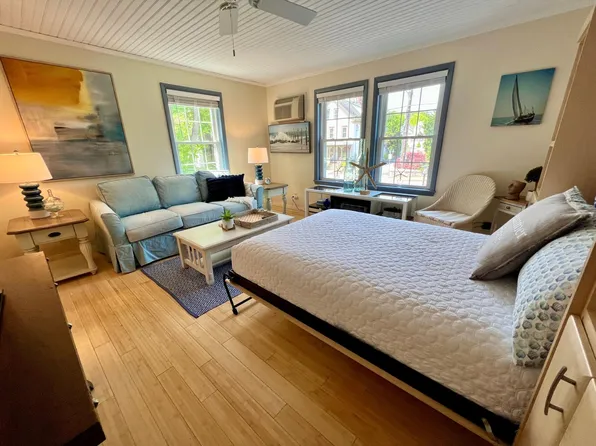 298 Main St #110, Ogunquit, ME 03907